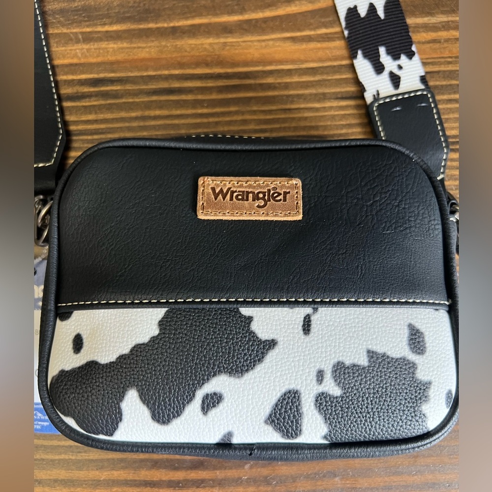 Wrangler Black and White Cow PrintCrossbody Bag NWT - Picture 2 of 6